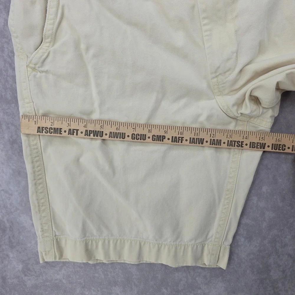 American Eagle Outfitters Chino Shorts Mens 38W Classic Length Cream Fits 40W